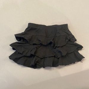 Beautees black ruffle skort size 4